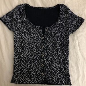 BRANDY MELVILLE NAVY BLUE FLORAL ZELLY TOP